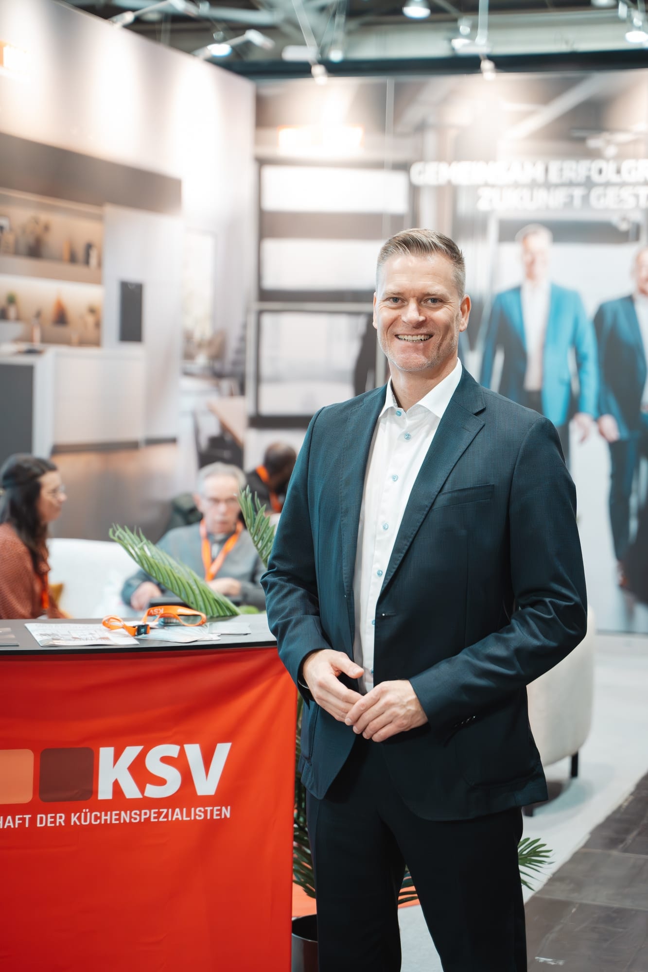 Mitglied des KSV-Teams am Messestand auf der EMMK-Ordermesse 2025 in Leipzig